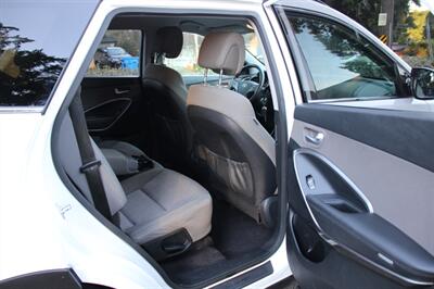 2017 Hyundai SANTA FE SE   - Photo 6 - Shoreline, WA 98133
