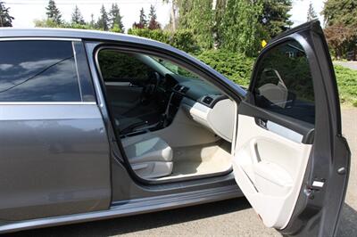 2013 Volkswagen Passat SE PZEV   - Photo 14 - Shoreline, WA 98133