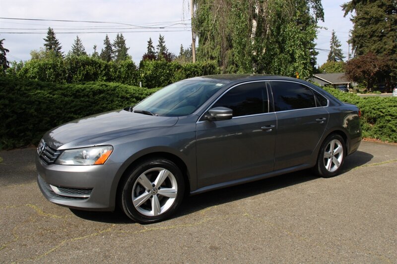 2013 Volkswagen Passat SE PZEV   - Photo 1 - Shoreline, WA 98133