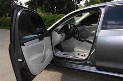 2013 Volkswagen Passat SE PZEV   - Photo 5 - Shoreline, WA 98133
