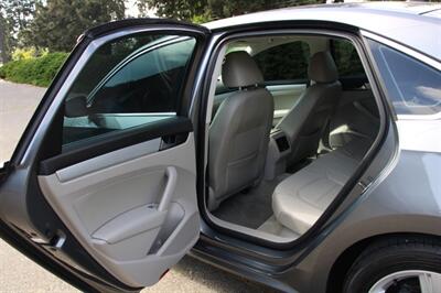 2013 Volkswagen Passat SE PZEV   - Photo 15 - Shoreline, WA 98133