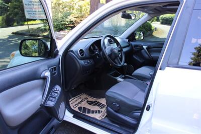 2004 Toyota RAV4 Base 124K MILES   - Photo 5 - Shoreline, WA 98133