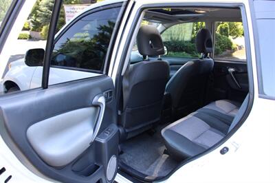 2004 Toyota RAV4 Base 124K MILES   - Photo 15 - Shoreline, WA 98133