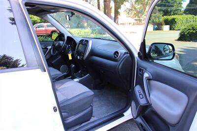 2004 Toyota RAV4 Base 124K MILES   - Photo 14 - Shoreline, WA 98133