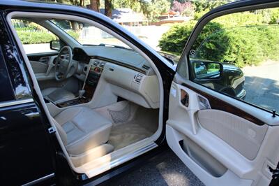 1999 Mercedes-Benz E 320   - Photo 13 - Shoreline, WA 98133