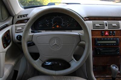 1999 Mercedes-Benz E 320   - Photo 16 - Shoreline, WA 98133