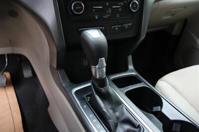 2017 Ford Escape SE AWD   - Photo 8 - Shoreline, WA 98133