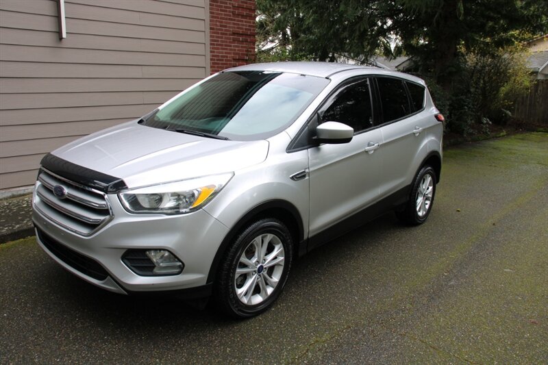 2017 Ford Escape SE AWD   - Photo 1 - Shoreline, WA 98133