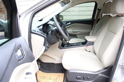 2017 Ford Escape SE AWD   - Photo 5 - Shoreline, WA 98133