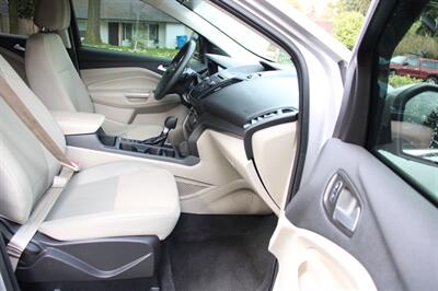 2017 Ford Escape SE AWD   - Photo 14 - Shoreline, WA 98133