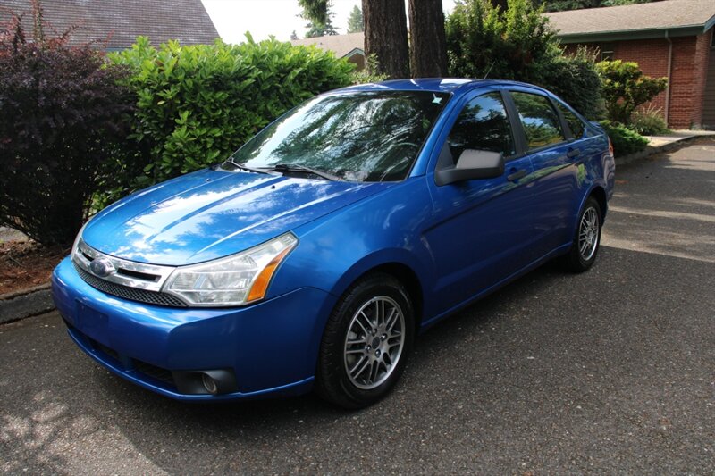 2010 Ford Focus SE - Photo 1 - Shoreline, WA 98133