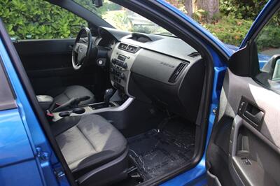 2010 Ford Focus SE   - Photo 13 - Shoreline, WA 98133