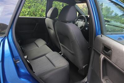 2010 Ford Focus SE   - Photo 6 - Shoreline, WA 98133