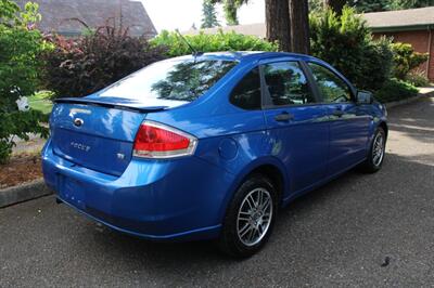 2010 Ford Focus SE   - Photo 3 - Shoreline, WA 98133