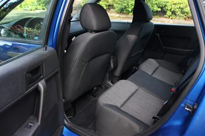 2010 Ford Focus SE   - Photo 14 - Shoreline, WA 98133