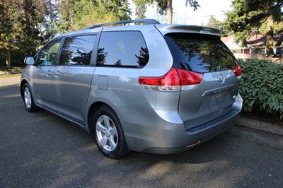 2011 Toyota Sienna LE 8-Passenger   - Photo 4 - Shoreline, WA 98133