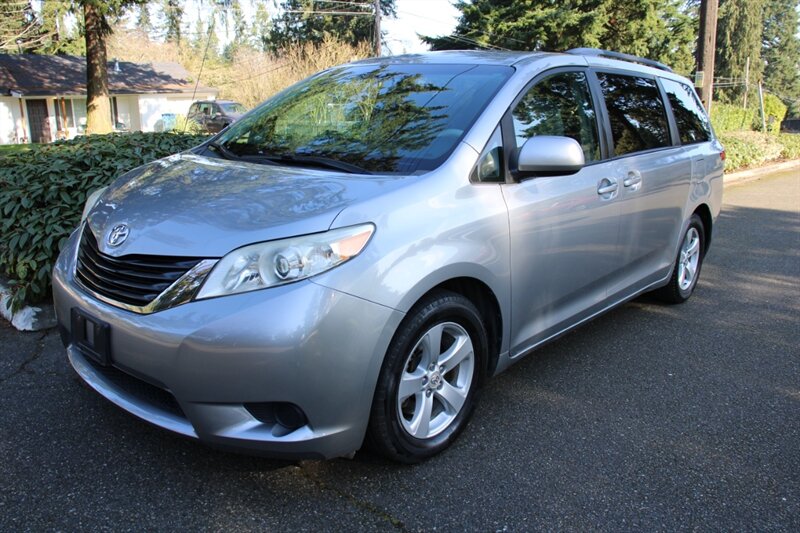 2011 Toyota Sienna LE 8-Passenger   - Photo 1 - Shoreline, WA 98133