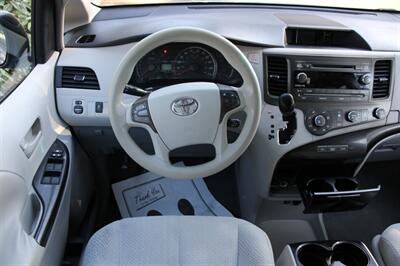 2011 Toyota Sienna LE 8-Passenger   - Photo 19 - Shoreline, WA 98133