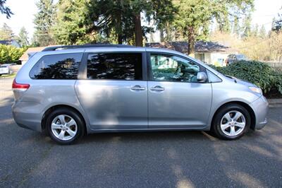 2011 Toyota Sienna LE 8-Passenger   - Photo 12 - Shoreline, WA 98133