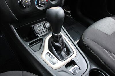 2015 Jeep Cherokee Sport   - Photo 8 - Shoreline, WA 98133