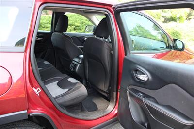 2015 Jeep Cherokee Sport   - Photo 6 - Shoreline, WA 98133