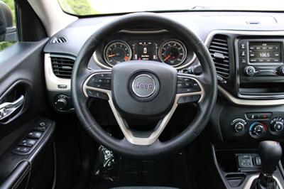 2015 Jeep Cherokee Sport   - Photo 17 - Shoreline, WA 98133
