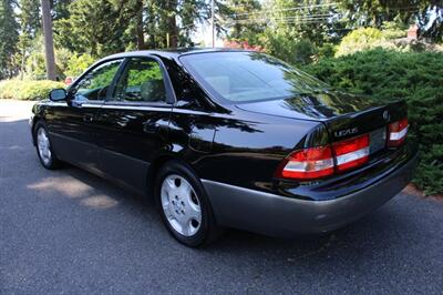 2000 Lexus ES 300   - Photo 4 - Shoreline, WA 98133