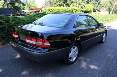 2000 Lexus ES 300   - Photo 3 - Shoreline, WA 98133