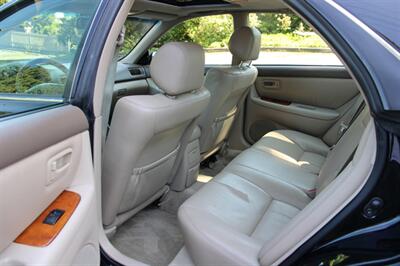 2000 Lexus ES 300   - Photo 15 - Shoreline, WA 98133