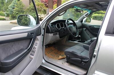 2004 Toyota 4Runner SR5   - Photo 5 - Shoreline, WA 98133