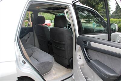 2004 Toyota 4Runner SR5   - Photo 6 - Shoreline, WA 98133