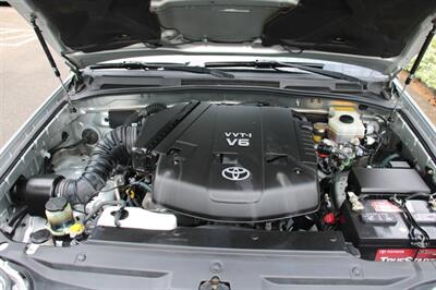 2004 Toyota 4Runner SR5   - Photo 18 - Shoreline, WA 98133