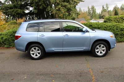 2008 Toyota Highlander   - Photo 11 - Shoreline, WA 98133