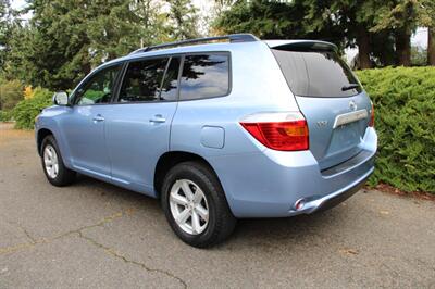 2008 Toyota Highlander   - Photo 4 - Shoreline, WA 98133