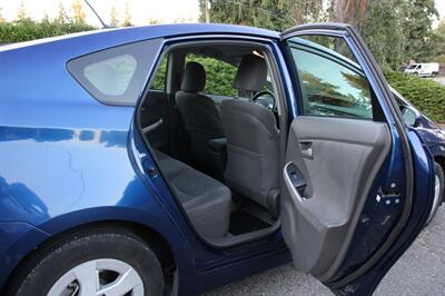 2011 Toyota Prius Two   - Photo 6 - Shoreline, WA 98133