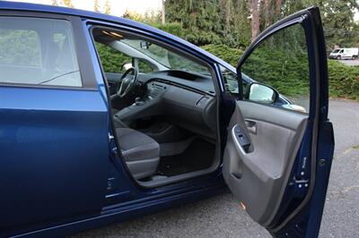 2011 Toyota Prius Two   - Photo 13 - Shoreline, WA 98133