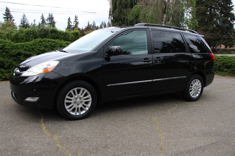 2009 Toyota Sienna Limited   - Photo 1 - Shoreline, WA 98133
