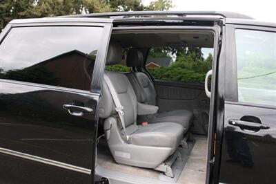 2009 Toyota Sienna Limited   - Photo 6 - Shoreline, WA 98133