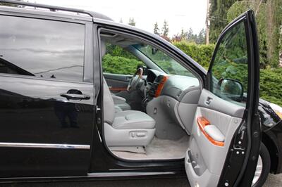 2009 Toyota Sienna Limited   - Photo 14 - Shoreline, WA 98133