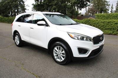 2017 Kia Sorento LX   - Photo 2 - Shoreline, WA 98133