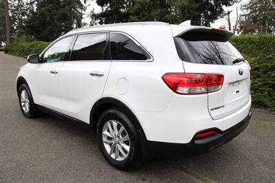 2017 Kia Sorento LX   - Photo 4 - Shoreline, WA 98133