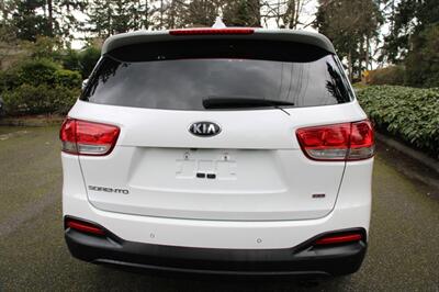 2017 Kia Sorento LX   - Photo 12 - Shoreline, WA 98133