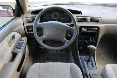 1998 Toyota Camry LE   - Photo 16 - Shoreline, WA 98133
