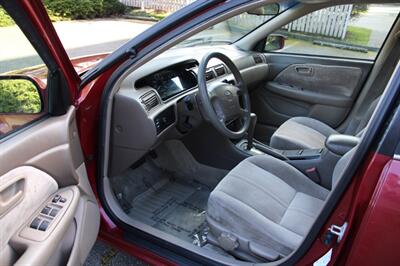 1998 Toyota Camry LE   - Photo 5 - Shoreline, WA 98133