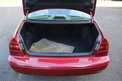 1998 Toyota Camry LE   - Photo 15 - Shoreline, WA 98133