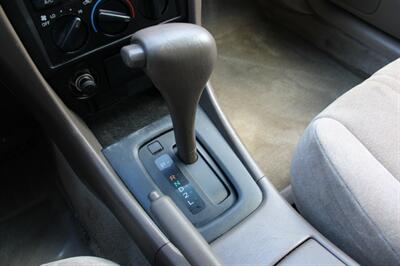 1998 Toyota Camry LE   - Photo 8 - Shoreline, WA 98133