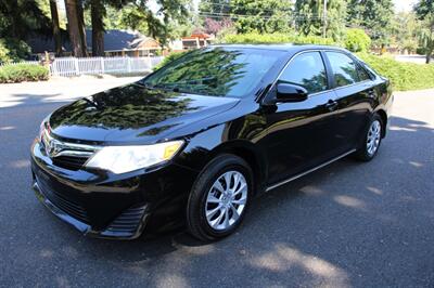 2014 Toyota Camry LE   - Photo 1 - Shoreline, WA 98133