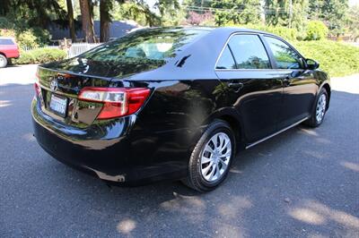 2014 Toyota Camry LE   - Photo 3 - Shoreline, WA 98133