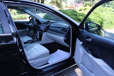 2014 Toyota Camry LE   - Photo 14 - Shoreline, WA 98133