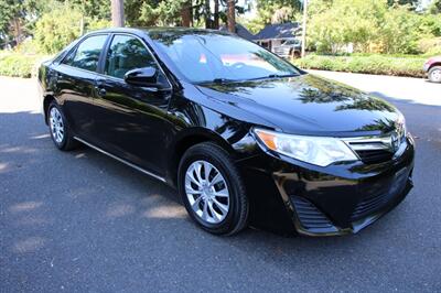 2014 Toyota Camry LE   - Photo 2 - Shoreline, WA 98133